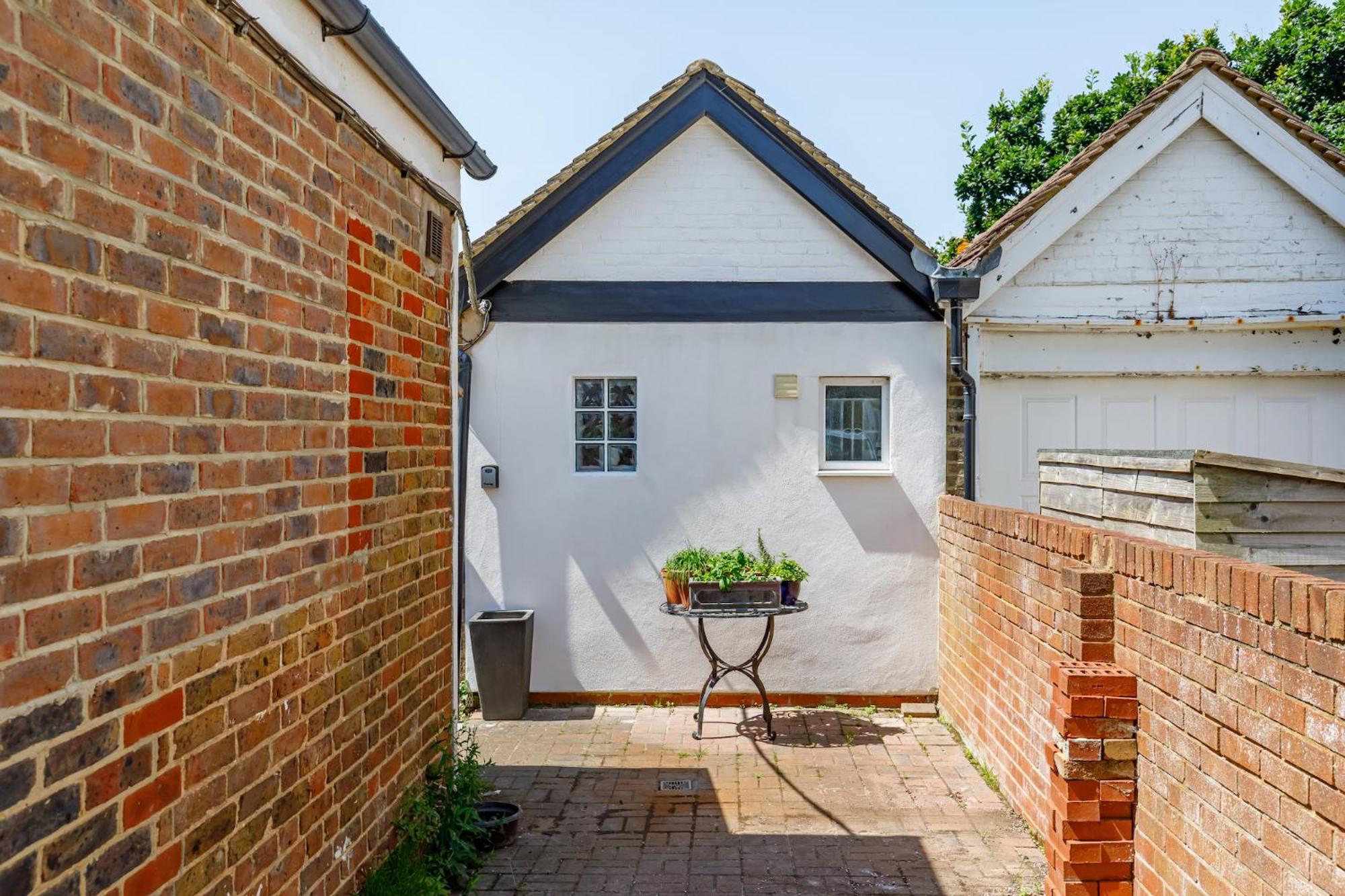 The Artists - With Unique Japanese Garden Apartment Brighton